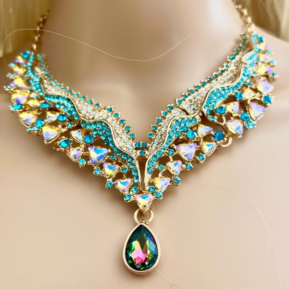 Eye Candy Arielle Statement Necklace Green/Turquoise / Crystal. - Picture 5 of 8